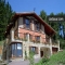 Casa rodeada de naturaleza.