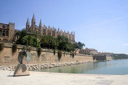 Kathedrale von Palma vom Parc de la Mar gesehen