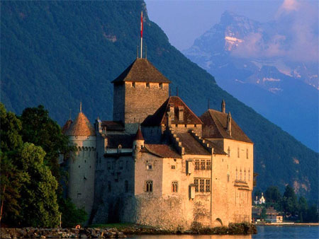 Das Wasserschloss in Montreux am Ufer des Genfersee